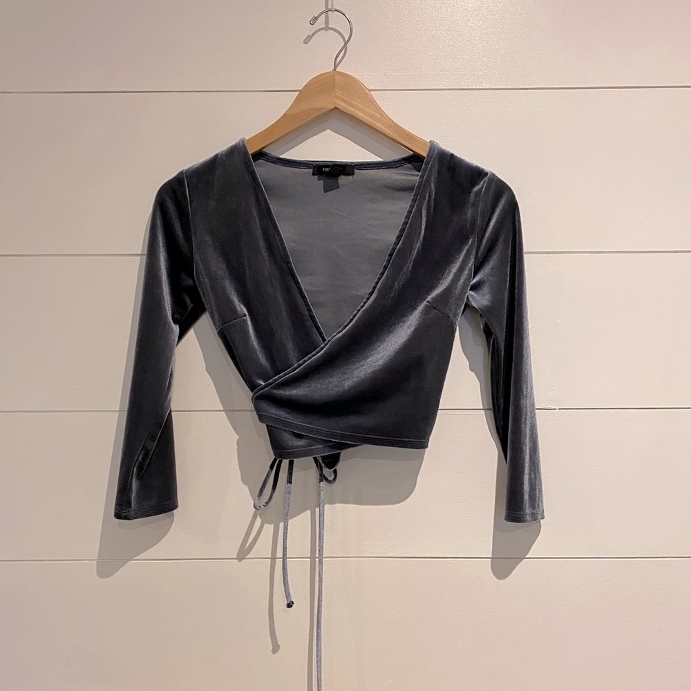 Forever 21 gray velvet crop top 3/4 quarter sleeve tie waist